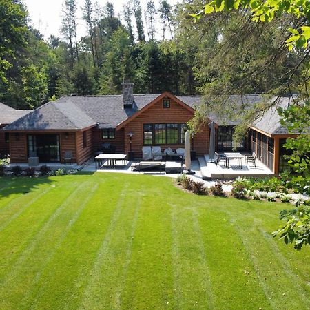 Haliburton Post House Hotel Minden Bagian luar foto