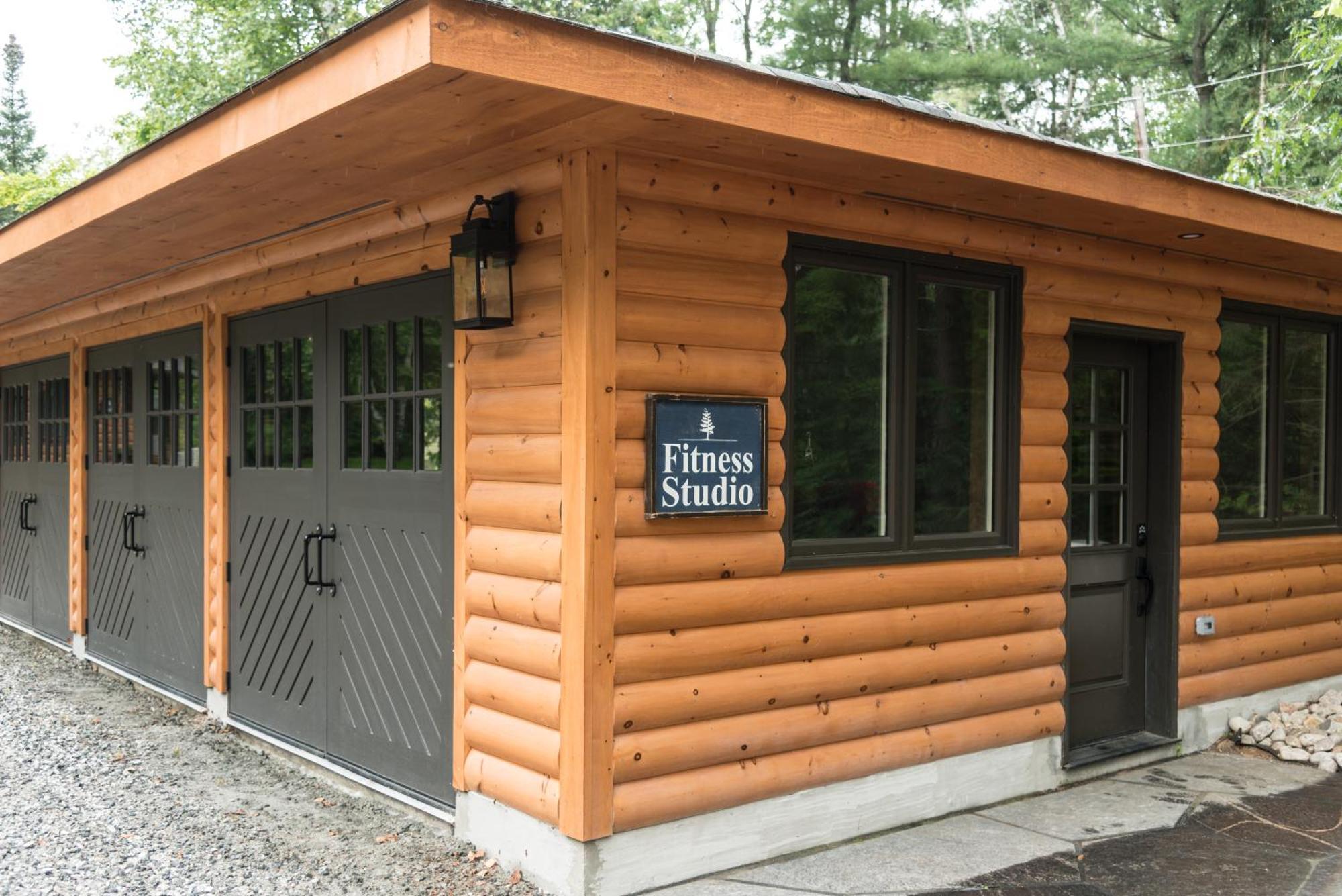 Haliburton Post House Hotel Minden Bagian luar foto
