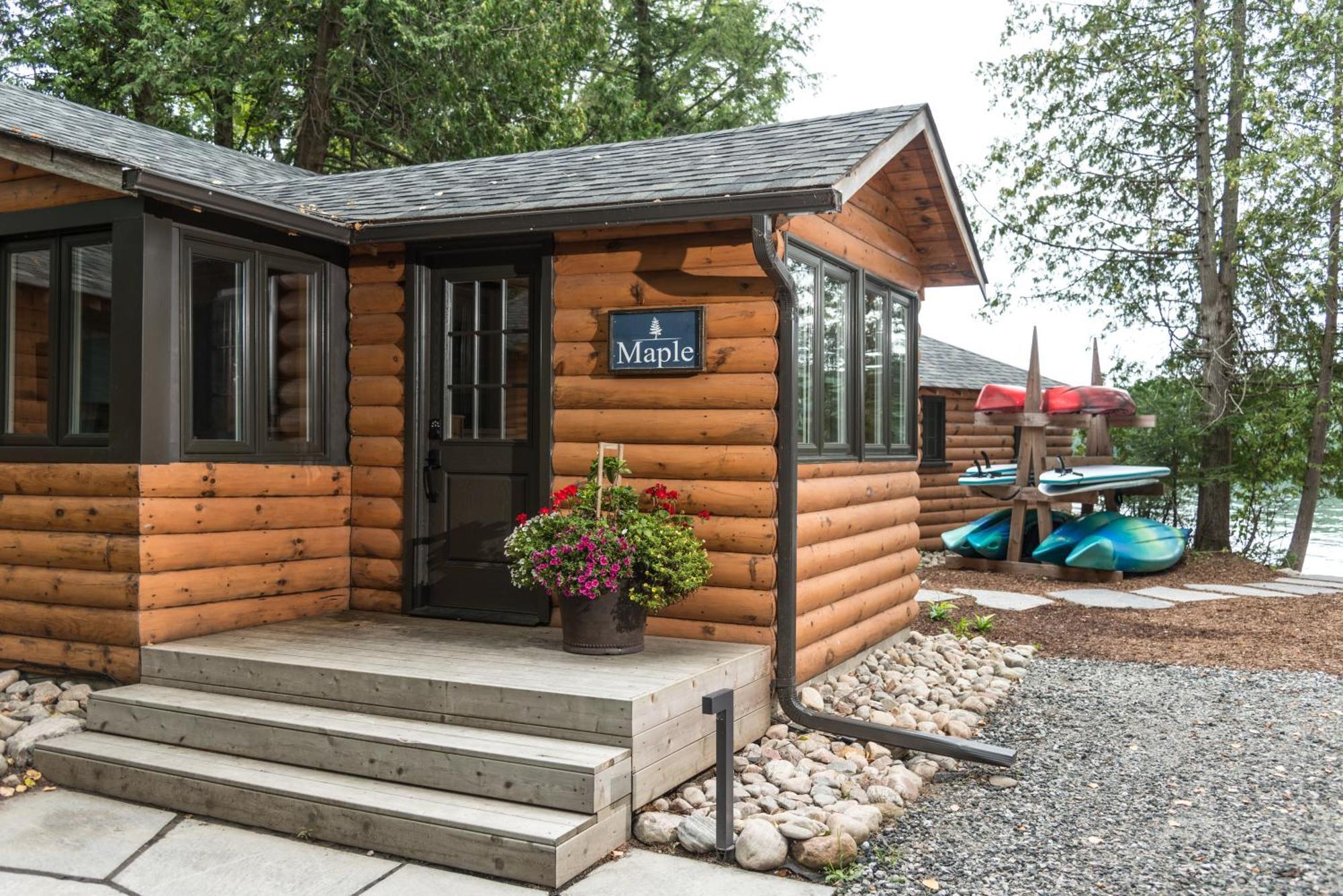 Haliburton Post House Hotel Minden Bagian luar foto