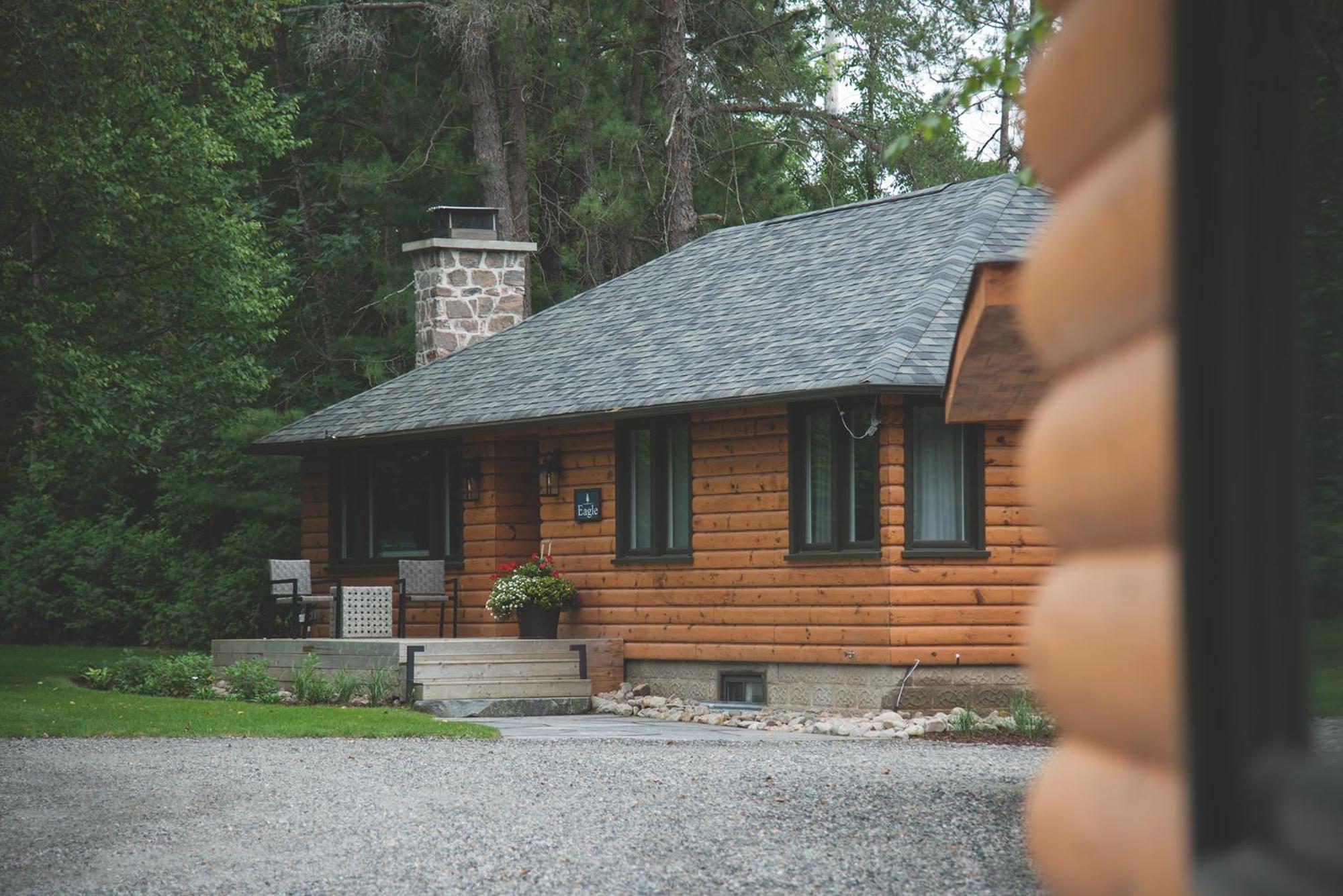 Haliburton Post House Hotel Minden Bagian luar foto